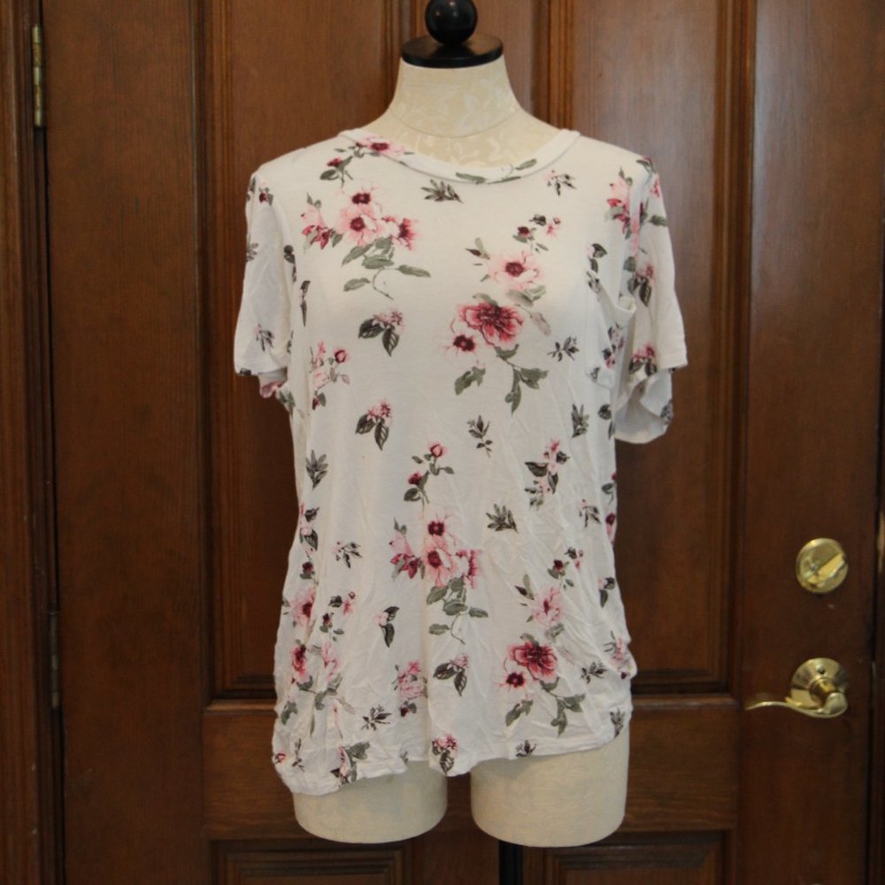 WHITE FLOWER T-SHIRT